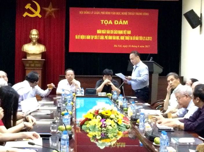 Tạp chí Lý luận, phê bình văn học, nghệ thuật kỷ niệm 5 năm ra số đầu tiên