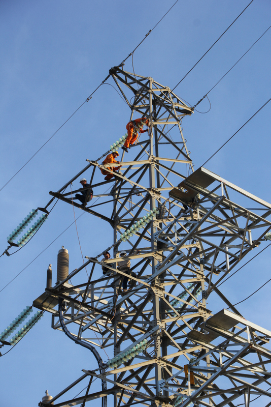 Điện lực miền Trung đóng điện đường dây 110kV phục vụ Tuần lễ cấp cao APEC 2017