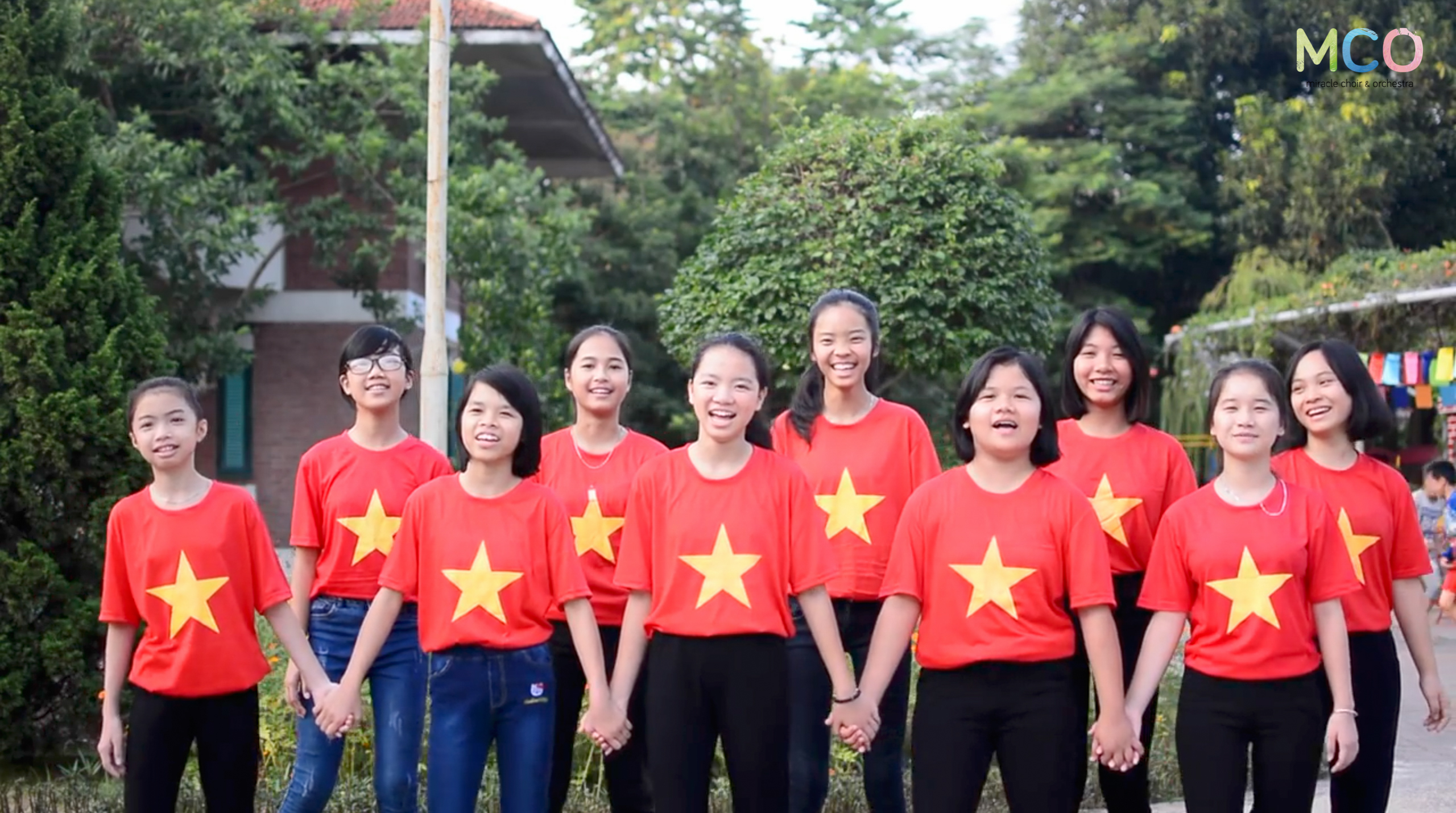 Chính thức phát hành single Human Kind