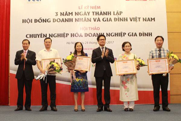 Kỷ niệm 3 năm ngày thành lập Hội đồng Doanh nhân  Gia đình Việt Nam