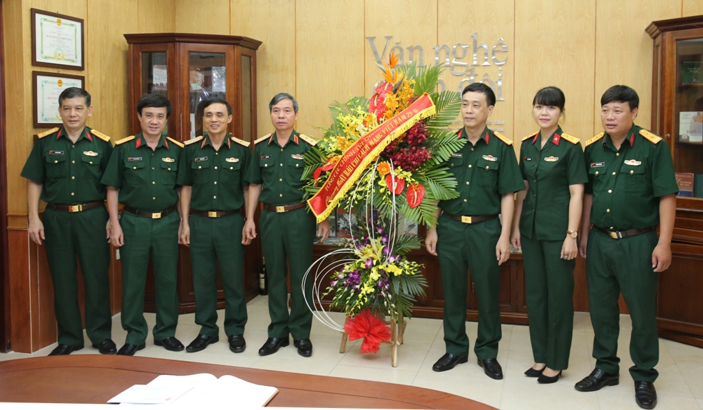 Lãnh đạo Tổng cục Chính trị chúc mừng các cơ quan báo chí quân đội