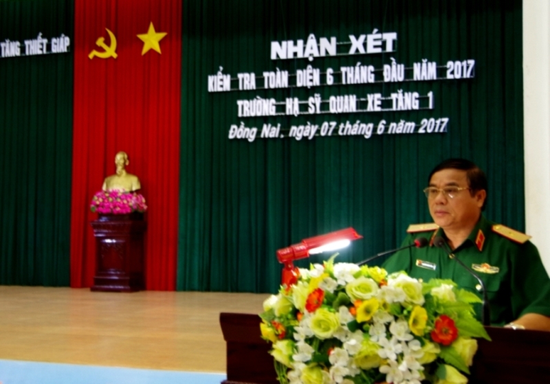 Bộ Tư lệnh Tăng thiết giáp kiểm tra toàn diện Trường hạ sĩ quan xe tăng 1