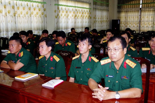 Sóc Trăng Gần 200 sĩ quan, quân nhân chuyên nghiệp tham gia học tập chính trị