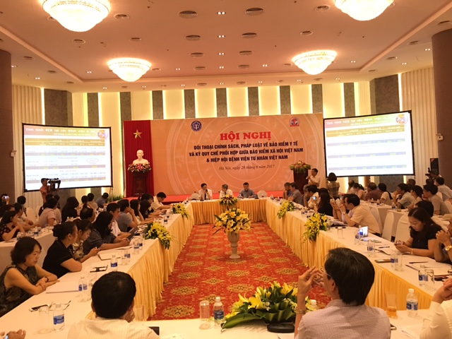 Đối thoại việc thực hiện chính sách, pháp luật về bảo hiểm y tế