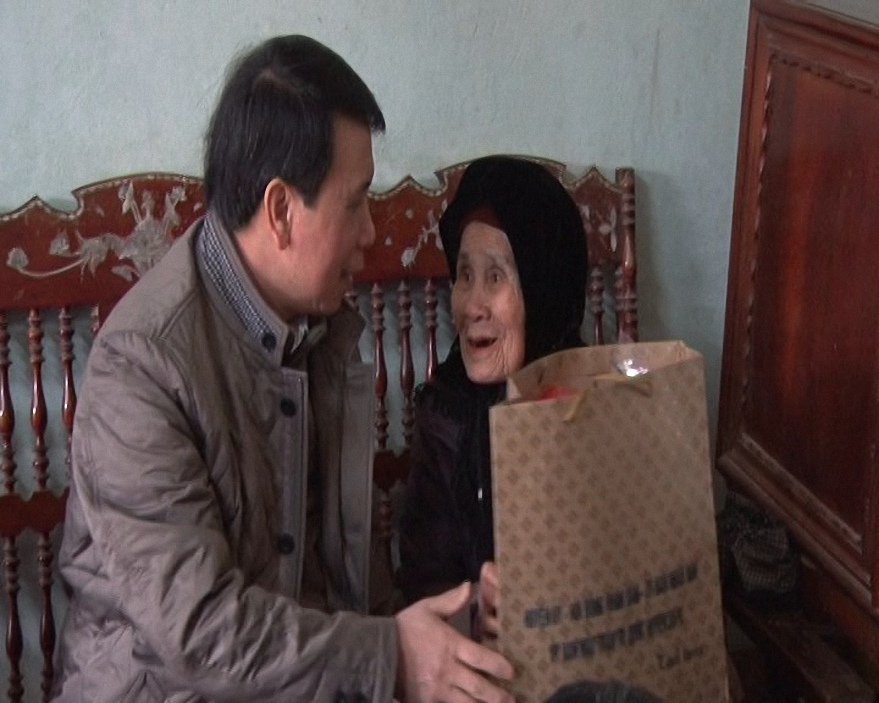 Huyện Ba Vì Hà Nội đẩy mạnh công tác chăm sóc người có công