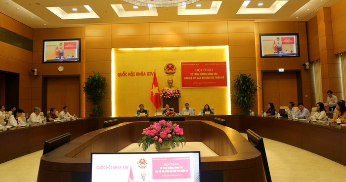 Tăng cường công tác cán bộ nữ, cán bộ dân tộc thiểu số
