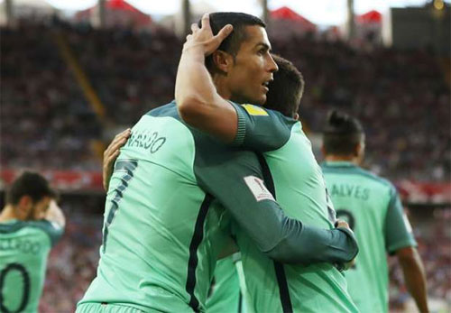 Bồ Đào Nha đặt một chân vào bán kết Confederations Cup