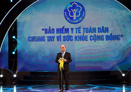 Phấn đấu đến năm 2020 có trên 90 dân số tham gia bảo hiểm y tế