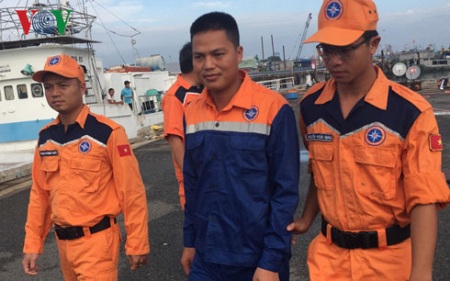 Bà Rịa-Vũng Tàu Kịp thời cứu thuyền trưởng bị rơi xuống biển