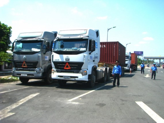 Thủ tướng yêu cầu ngăn chặn tình trạng xe quá tải