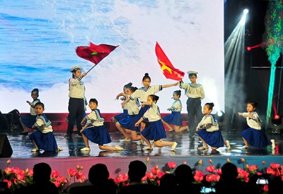 Chương trình nghệ thuật Màu hoa đỏ lần thứ 10 năm 2017