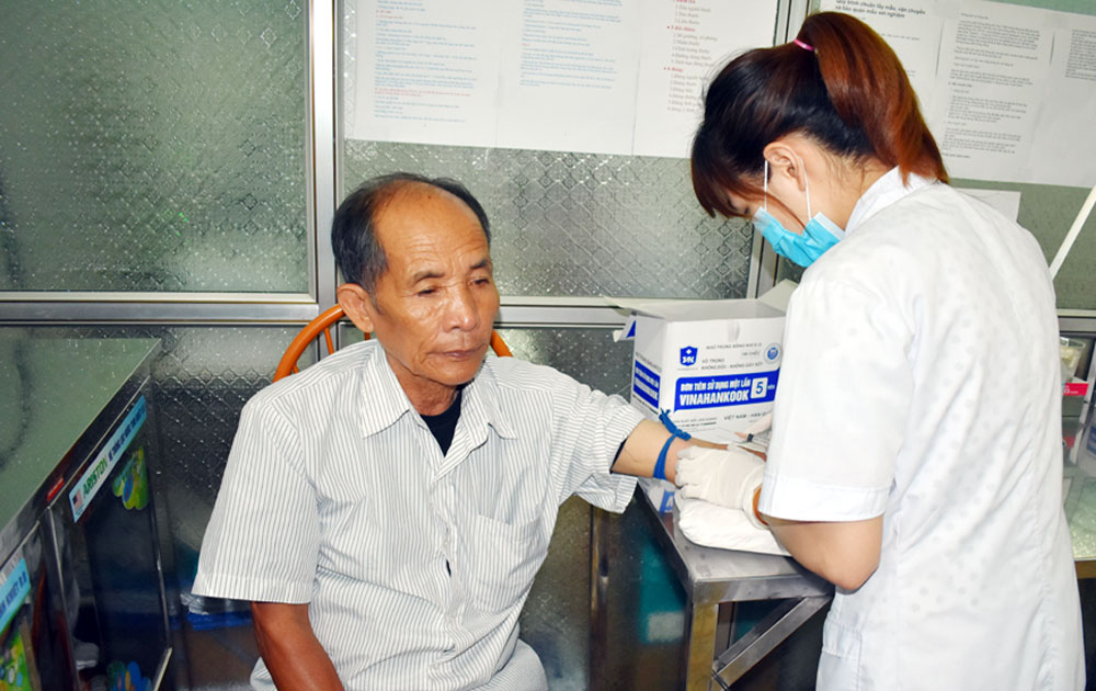 Cấp trên 100 000 thẻ bảo hiểm y tế cho người có công và đối tượng chính sách