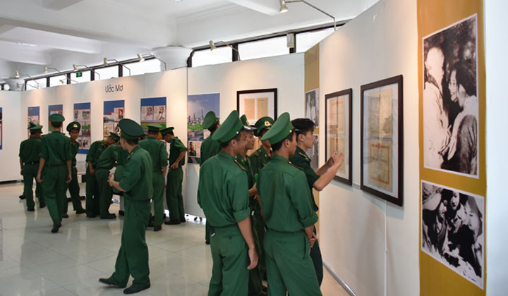 Thừa Thiên Huế Triển lãm “Đi qua cuộc chiến”