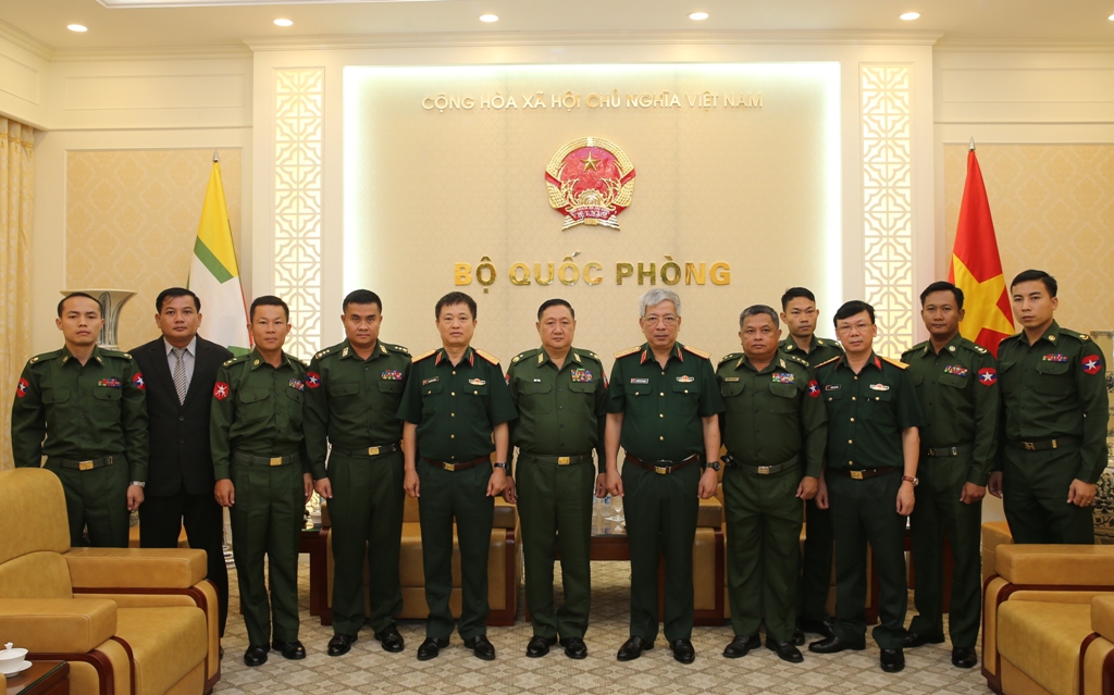 Thượng tướng Nguyễn Chí Vịnh tiếp Phó Tổng cục trưởng Tổng cục An ninh – Quân sự Mi-an-ma