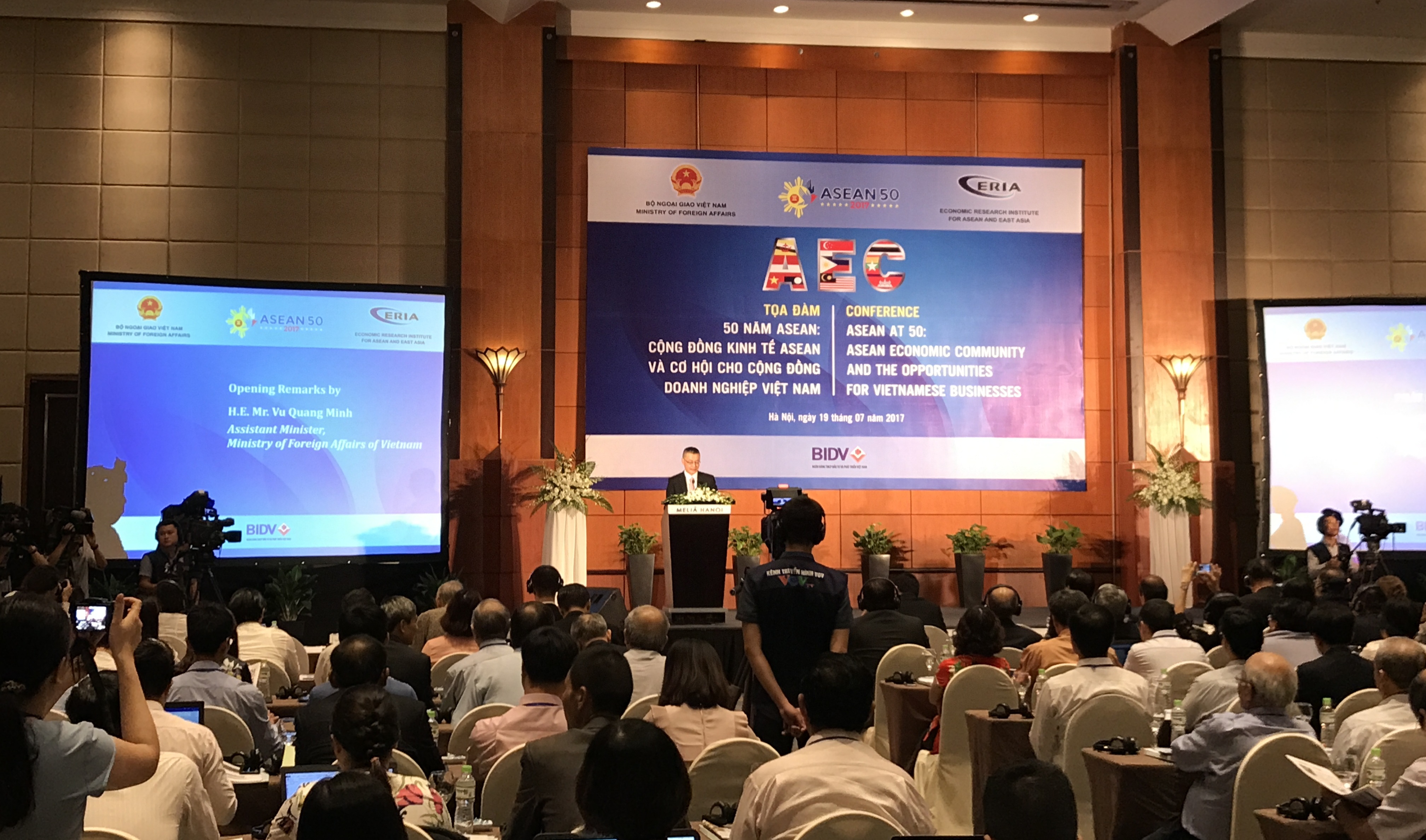 50 năm ASEAN Cộng đồng kinh tế ASEAN và cơ hội cho doanh nghiệp Việt Nam