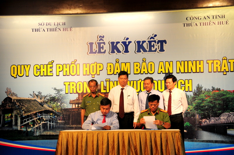 Thừa Thiên Huế Ký kết Quy chế phối hợp đảm bảo an ninh, trật tự trong lĩnh vực du lịch