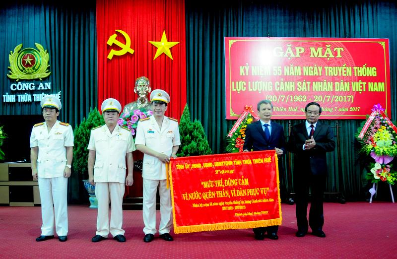 Công an tỉnh Thừa Thiên Huế kỷ niệm 55 năm ngày truyền thống lực lượng Cảnh sát nhân dân