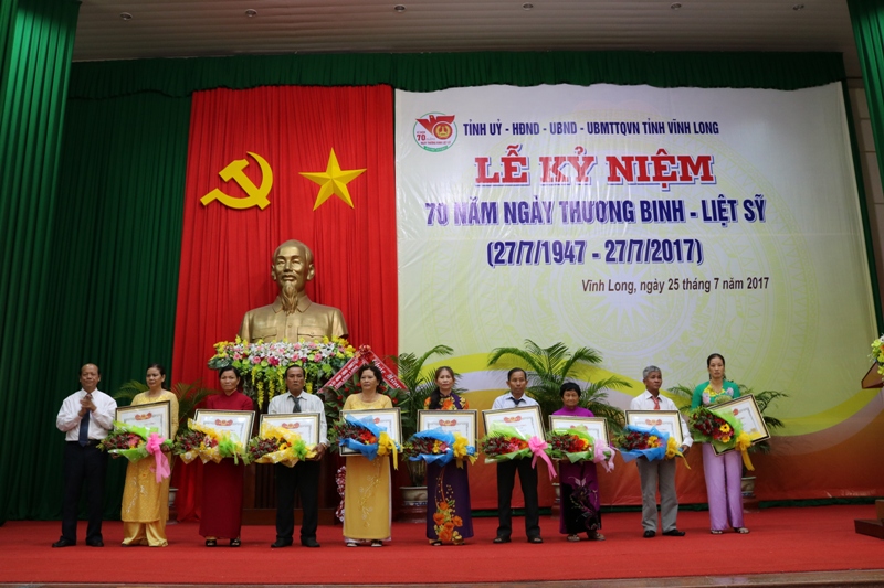 Vĩnh Long kỷ niệm 70 năm Ngày Thương binh Liệt sĩ