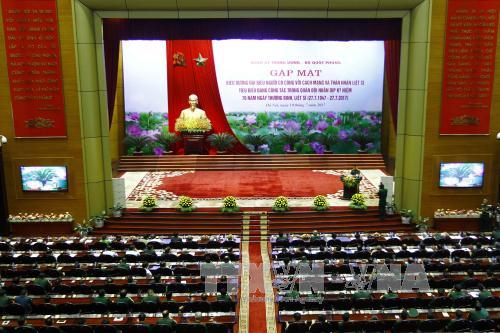 Biểu dương người có công với cách mạng và thân nhân liệt sỹ tiêu biểu đang công tác trong Quân đội
