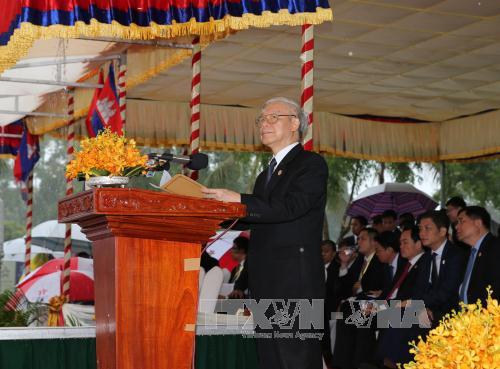 Tổng Bí thư Nguyễn Phú Trọng Vinh quang đời đời thuộc về những người con ưu tú đã ngã xuống vì Tổ quốc của cả hai dân tộc