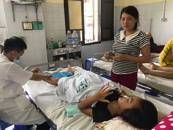 “Không thẻ bảo hiểm y tế, chúng tôi khổ quá ”