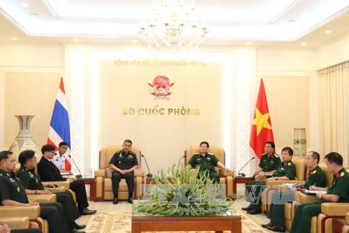 Bộ trưởng Bộ Quốc phòng tiếp Thư ký Thường trực Bộ Quốc phòng Thái Lan