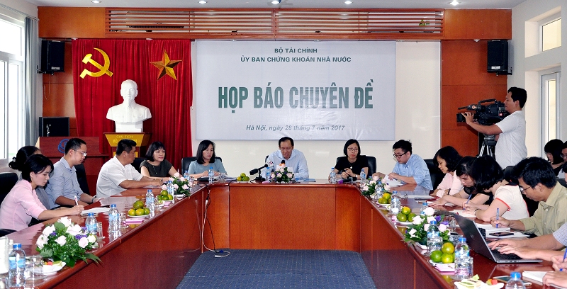 Những quy định mới áp dụng đối với công ty đại chúng kể từ 1 8 2017