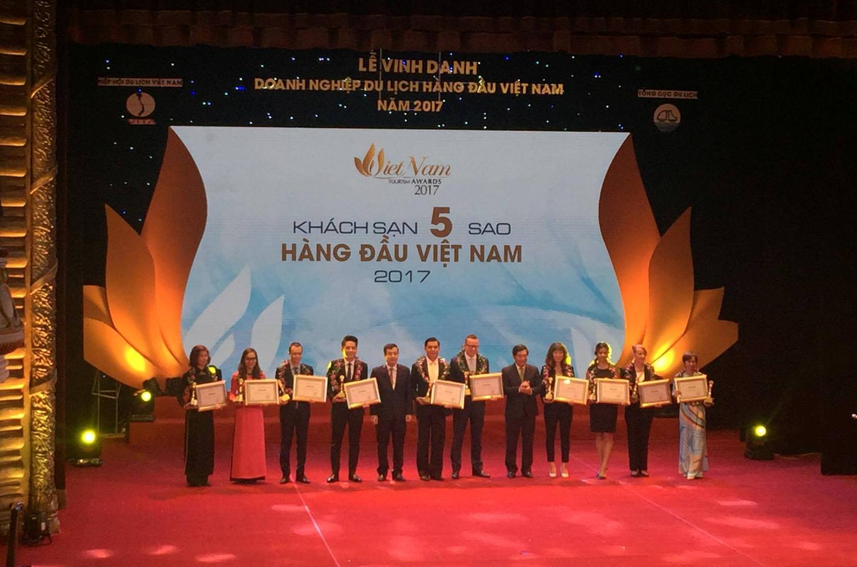Vinh danh 91 doanh nghiệp du lịch hàng đầu Việt Nam năm 2017