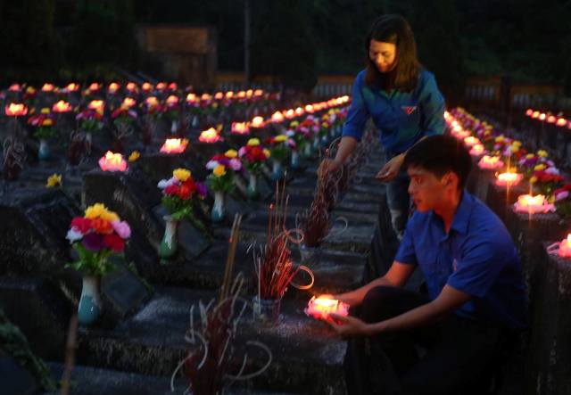 Tuổi trẻ cả nước đồng loạt thắp nến tri ân các anh hùng, liệt sỹ