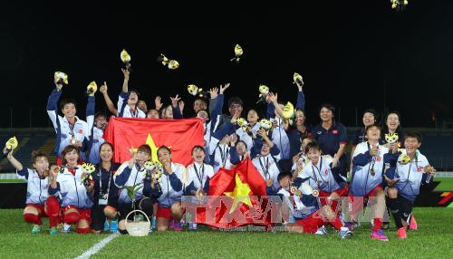 SEA Games 29 Giành chức vô địch, đội tuyển nữ Việt Nam nhận thưởng gần 4 tỷ đồng