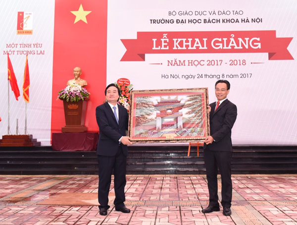 Trường ĐH Bách khoa Hà Nội khai giảng năm học mới