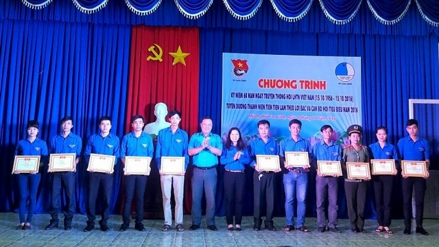 Đồng Tháp Chuyển biến tích cực trong nhận thức và hành động sau hơn 1 năm triển khai thực hiện Chỉ thị 05-CT TW