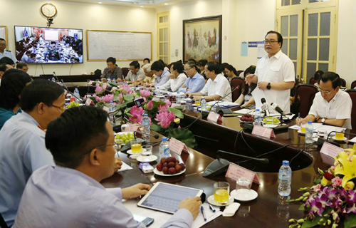 Phải xử lý rất nghiêm những trường hợp cán bộ chưa đúng tác phong, thái độ làm việc