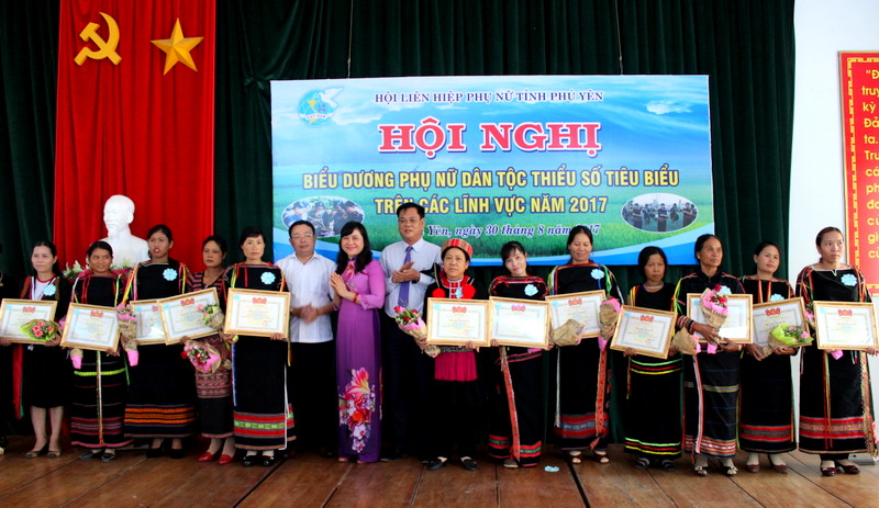 Phú Yên biểu dương phụ nữ dân tộc thiểu số tiêu biểu trên các lĩnh vực