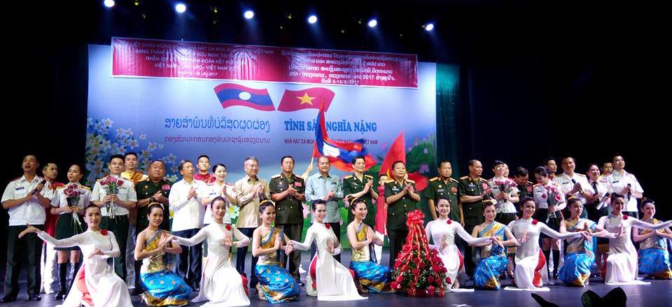 Đặc sắc chương trình nghệ thuật Tình sâu nghĩa nặng tại Lào