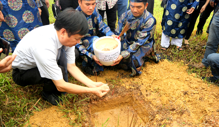 Thừa Thiên Huế Tiếp nhận đất thiêng từ Trường Sa vào Đàn Xã Tắc