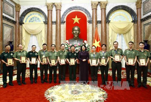 Phó Chủ tịch nước tiếp Đoàn đại biểu đoàn viên công đoàn Công an nhân dân, Quân đội nhân dân tiêu biểu