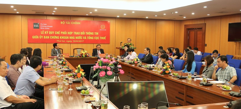 Phối hợp quản lý việc chấp hành pháp luật về chứng khoán và thuế