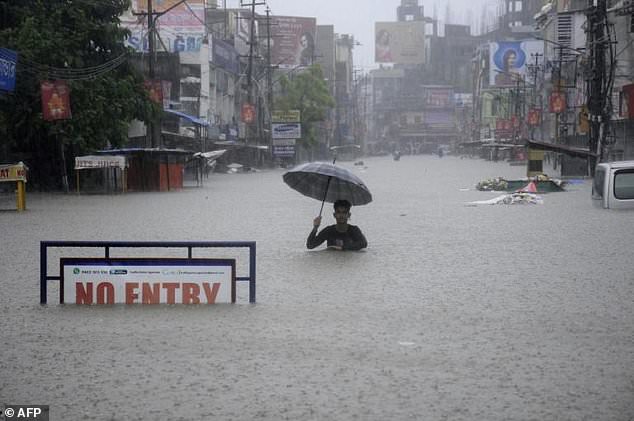 Mưa lũ hoành hành ở các nước Ấn Độ, Nepal và Bangladesh