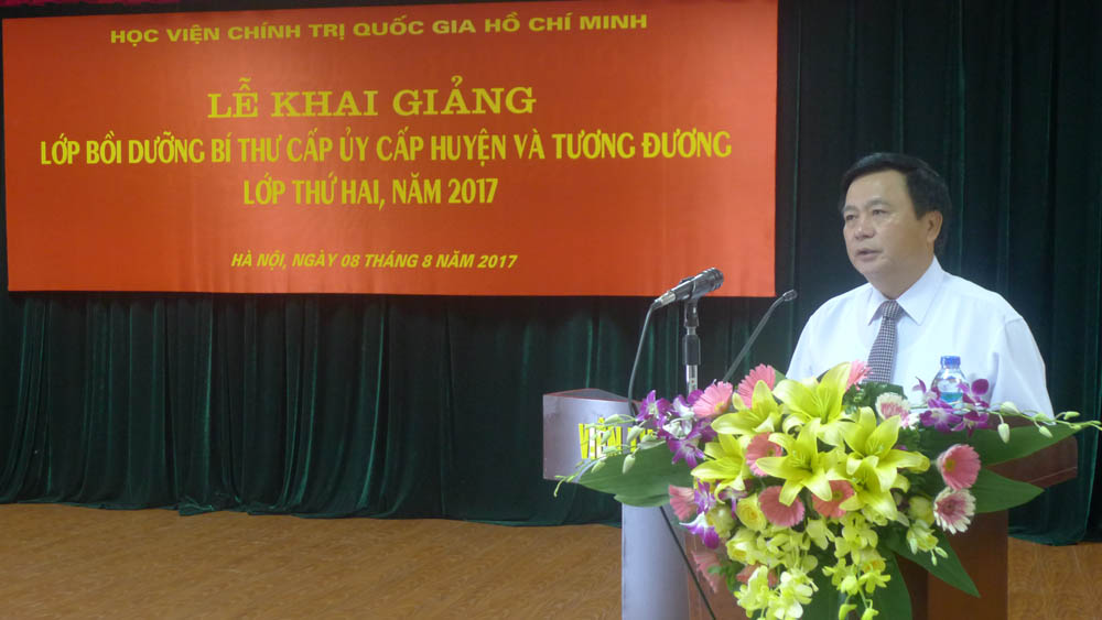 Tăng cường bồi dưỡng kiến thức cho Bí thư cấp ủy cấp huyện và tương đương