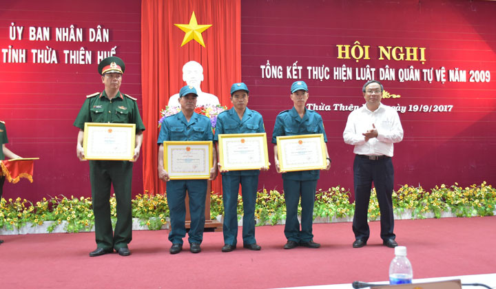 Thừa Thiên Huế Tổng kết thực hiện Luật Dân quân tự vệ năm 2009