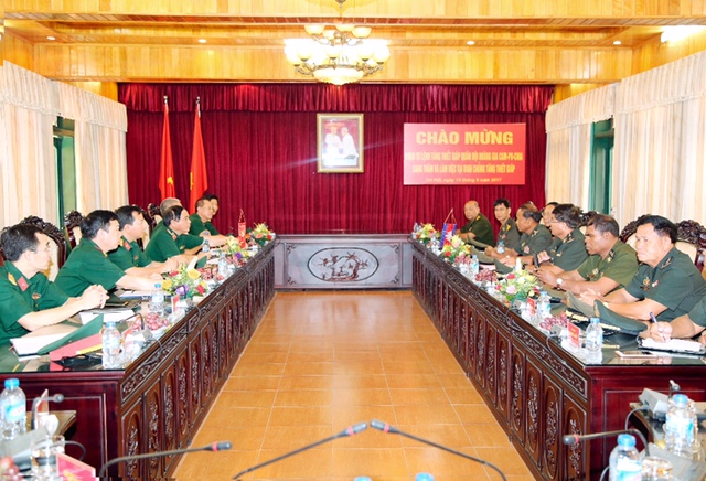 Đoàn cán bộ Tăng thiết giáp Quân đội Hoàng gia Campuchia thăm và làm việc với Binh chủng Tăng thiết giáp