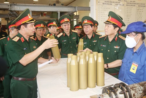 Bộ trưởng Bộ Quốc phòng Tiếp tục quán triệt, thực hiện tốt công tác kỹ thuật