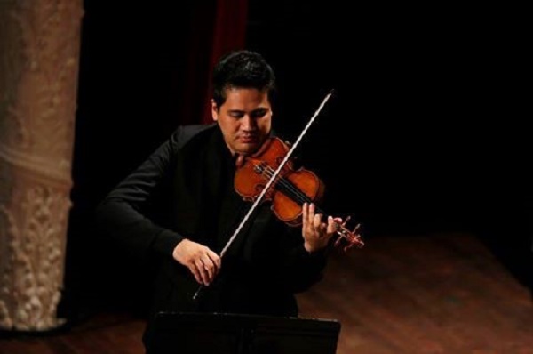 NSƯT Bùi Công Duy biểu diễn trong đêm nhạc Beethoven