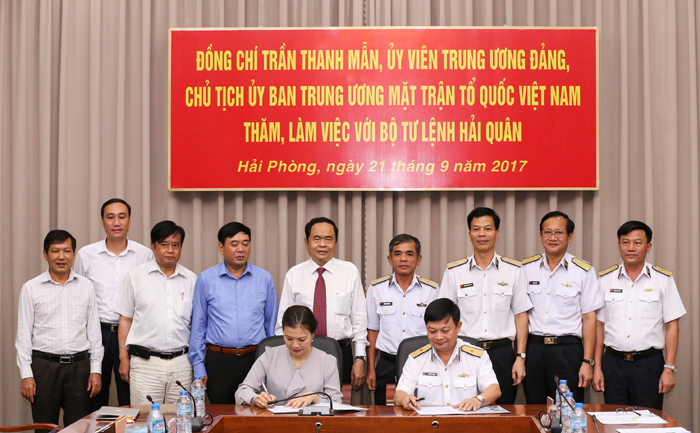 Toàn Đảng, toàn dân, toàn quân luôn hướng về biển, đảo thân yêu
