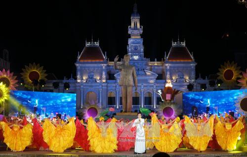 Kỷ niệm 72 năm Quốc Khánh 2 9 Chương trình nghệ thuật “Sáng mãi một màu cờ”