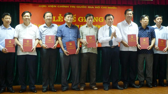 Thêm 62 Bí thư cấp ủy cấp huyện và tương đương được bồi dưỡng kiến thức