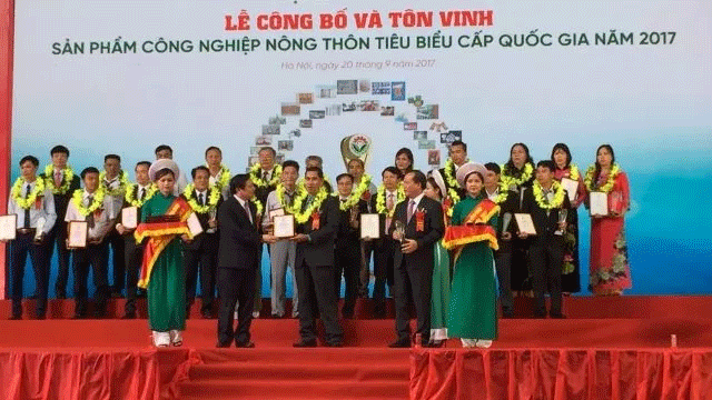 Tôn vinh sản phẩm công nghiệp nông thôn tiêu biểu