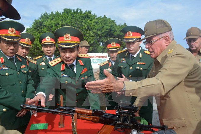 Đoàn đại biểu quân sự cấp cao Việt Nam thăm chính thức Cuba