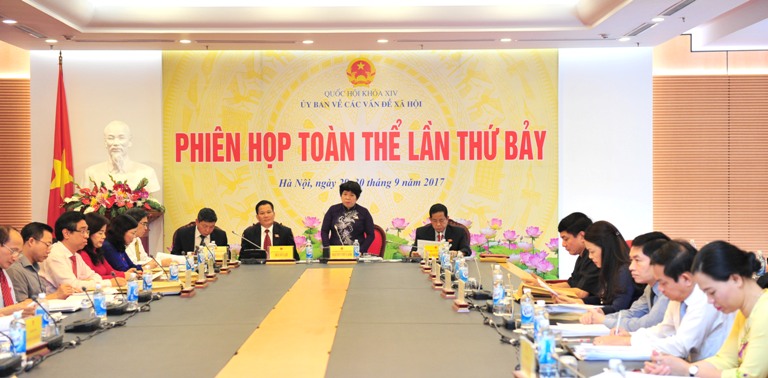 Ủy ban về các vấn đề xã hội của Quốc hội hội thẩm tra việc sử dụng Quỹ BHYT